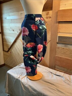 Banana Republic Floral Print Capris size 14